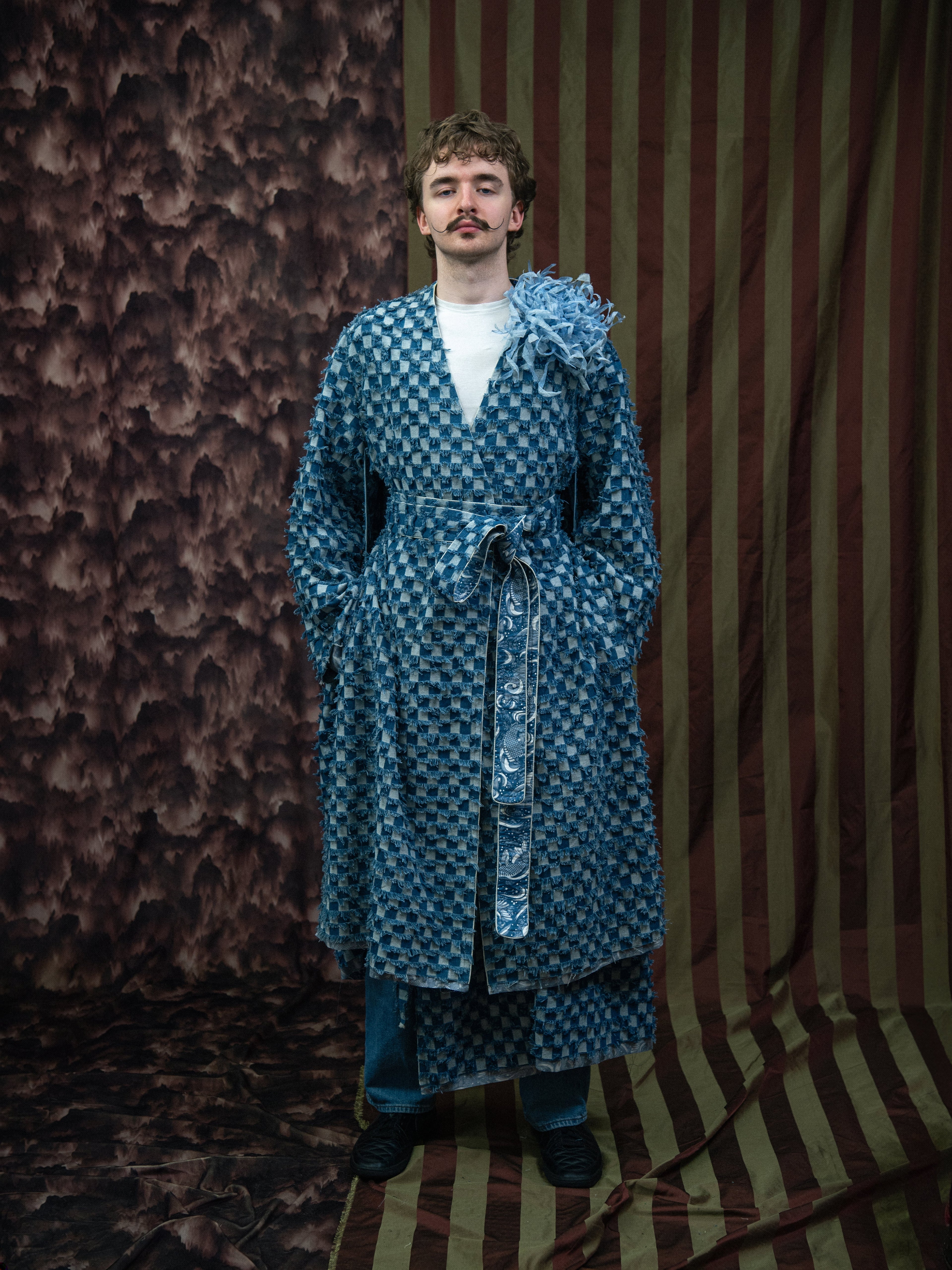 Look III - Checkmate