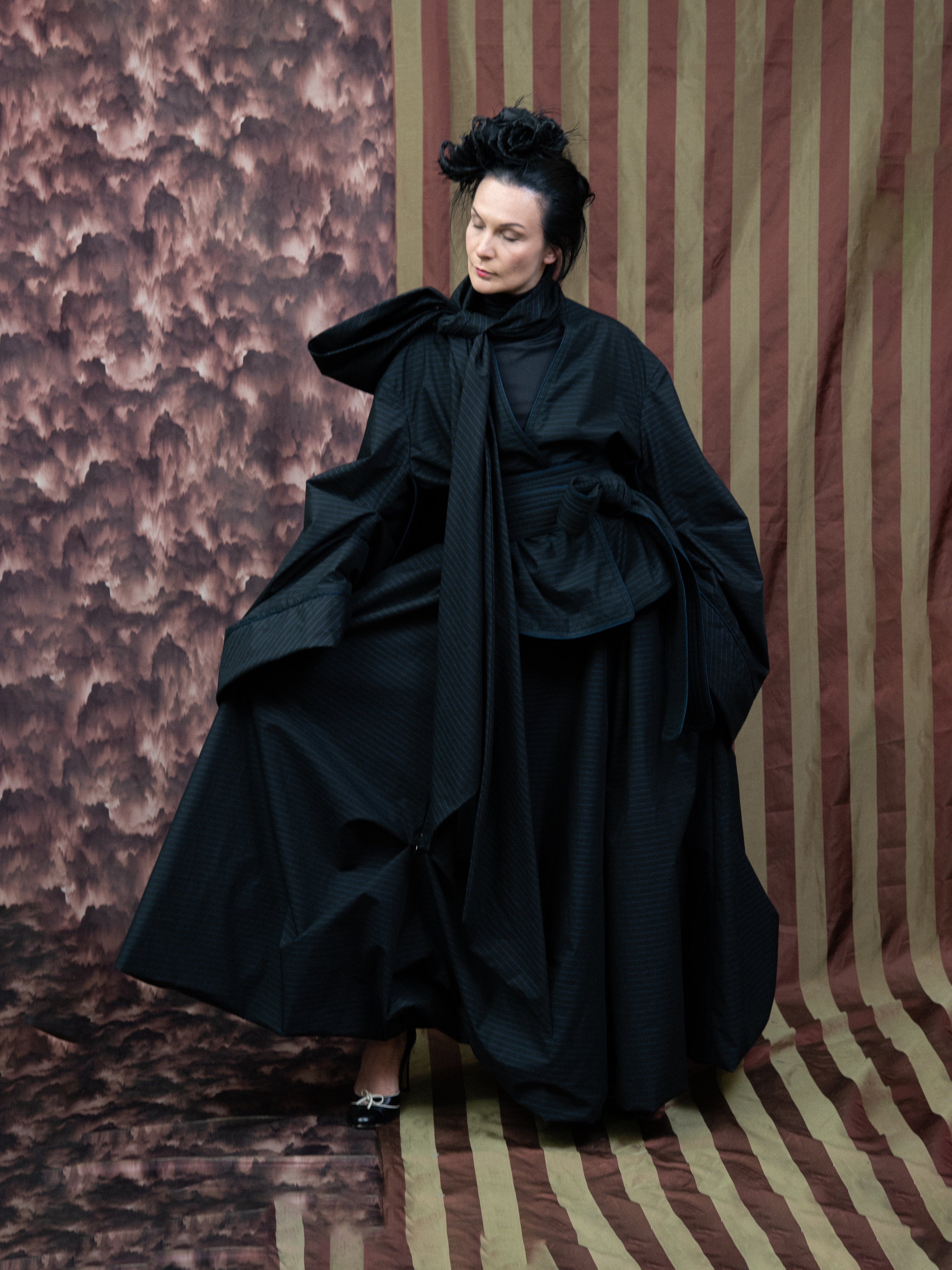 Look VIII - Raven