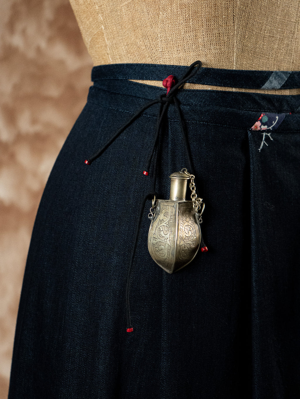 Vintage Gunpowder Flask (18th-19th century)