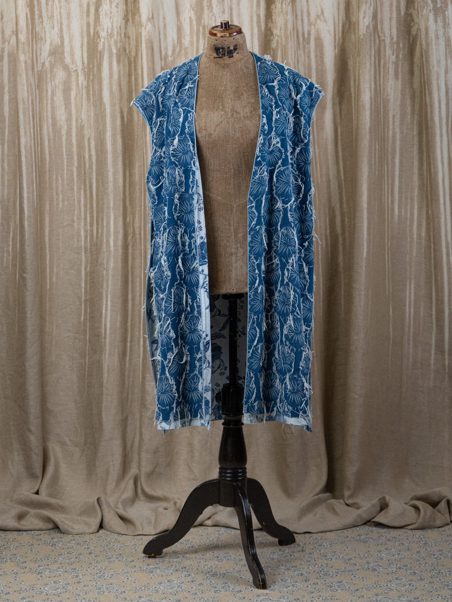 Fine China - Karafuto Vest
