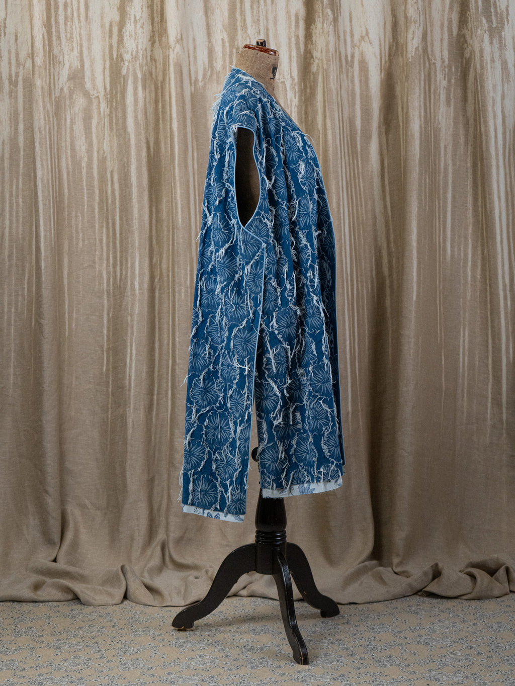 Fine China - Karafuto Vest