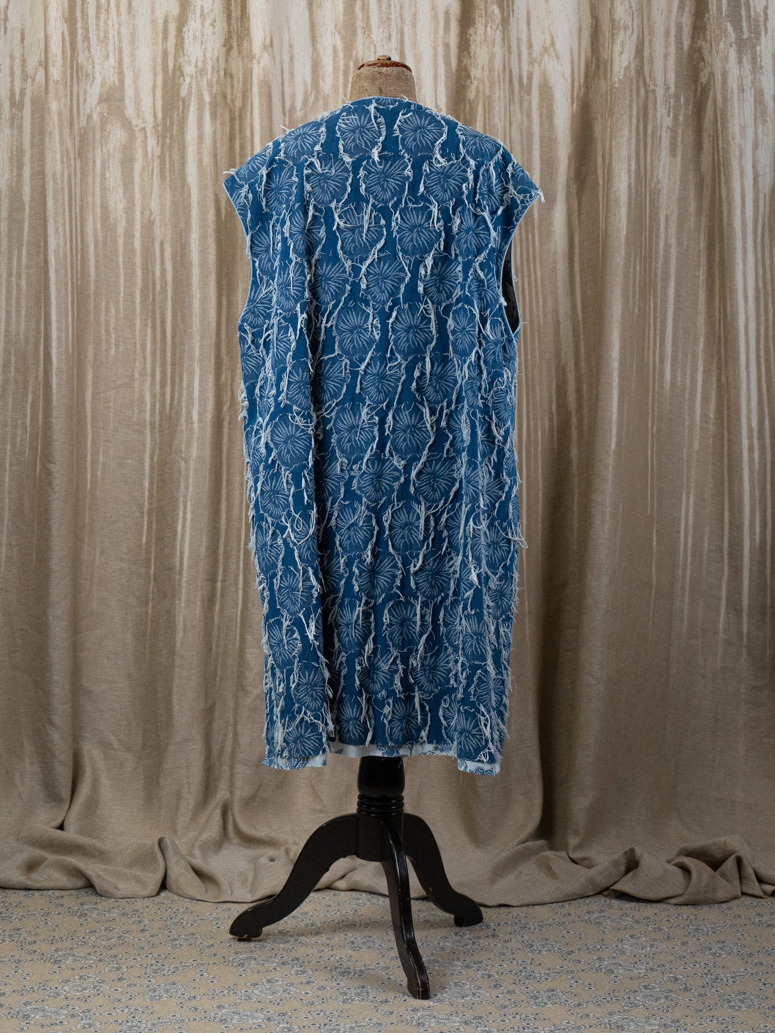 Fine China - Karafuto Vest