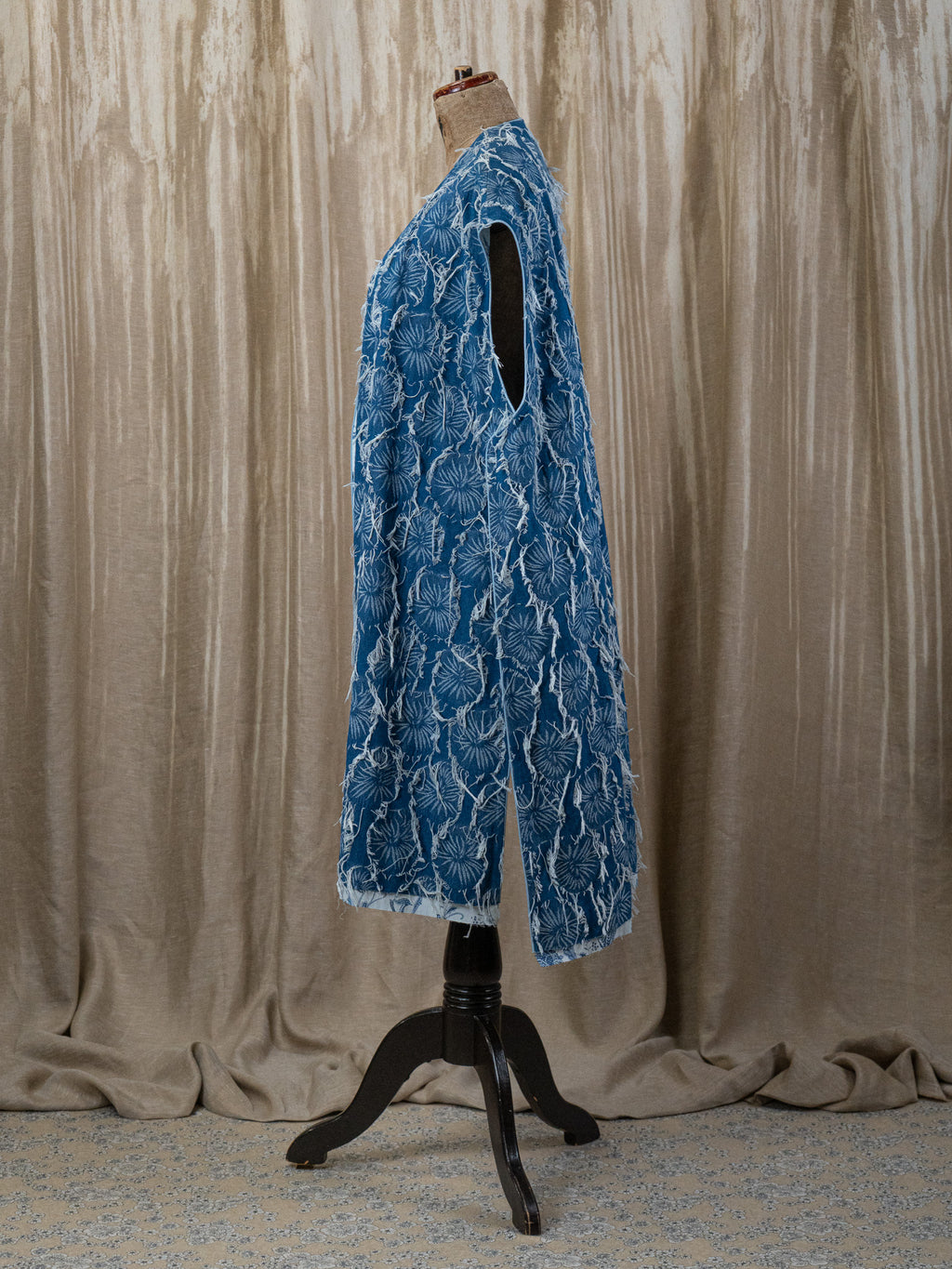 Fine China - Karafuto Vest