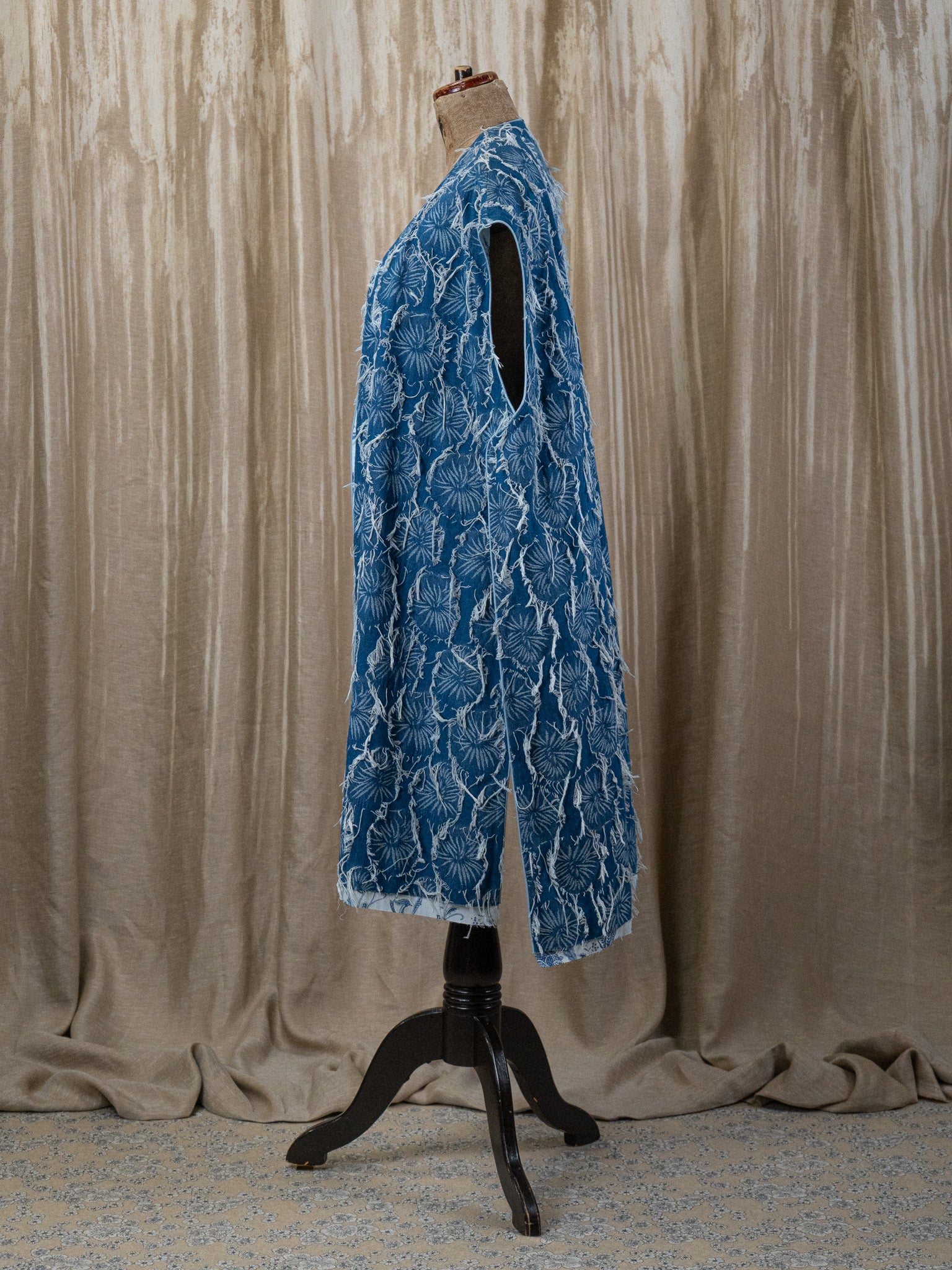 Fine China - Karafuto Vest