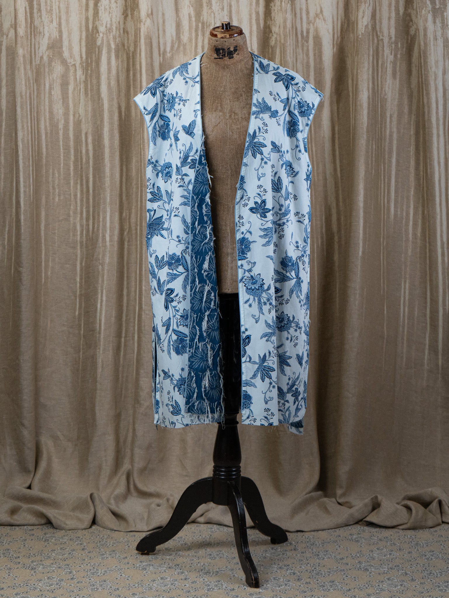 Fine China - Karafuto Vest