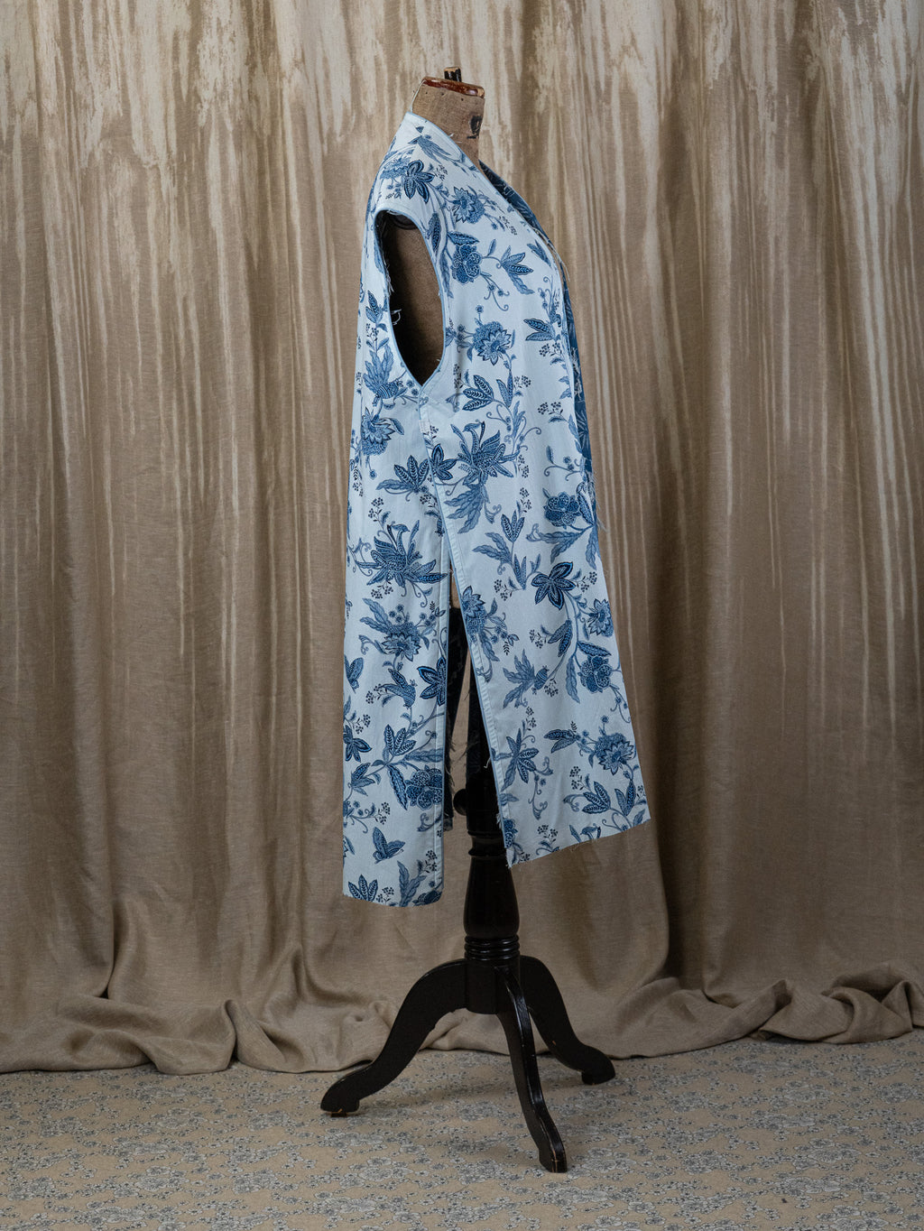 Fine China - Karafuto Vest