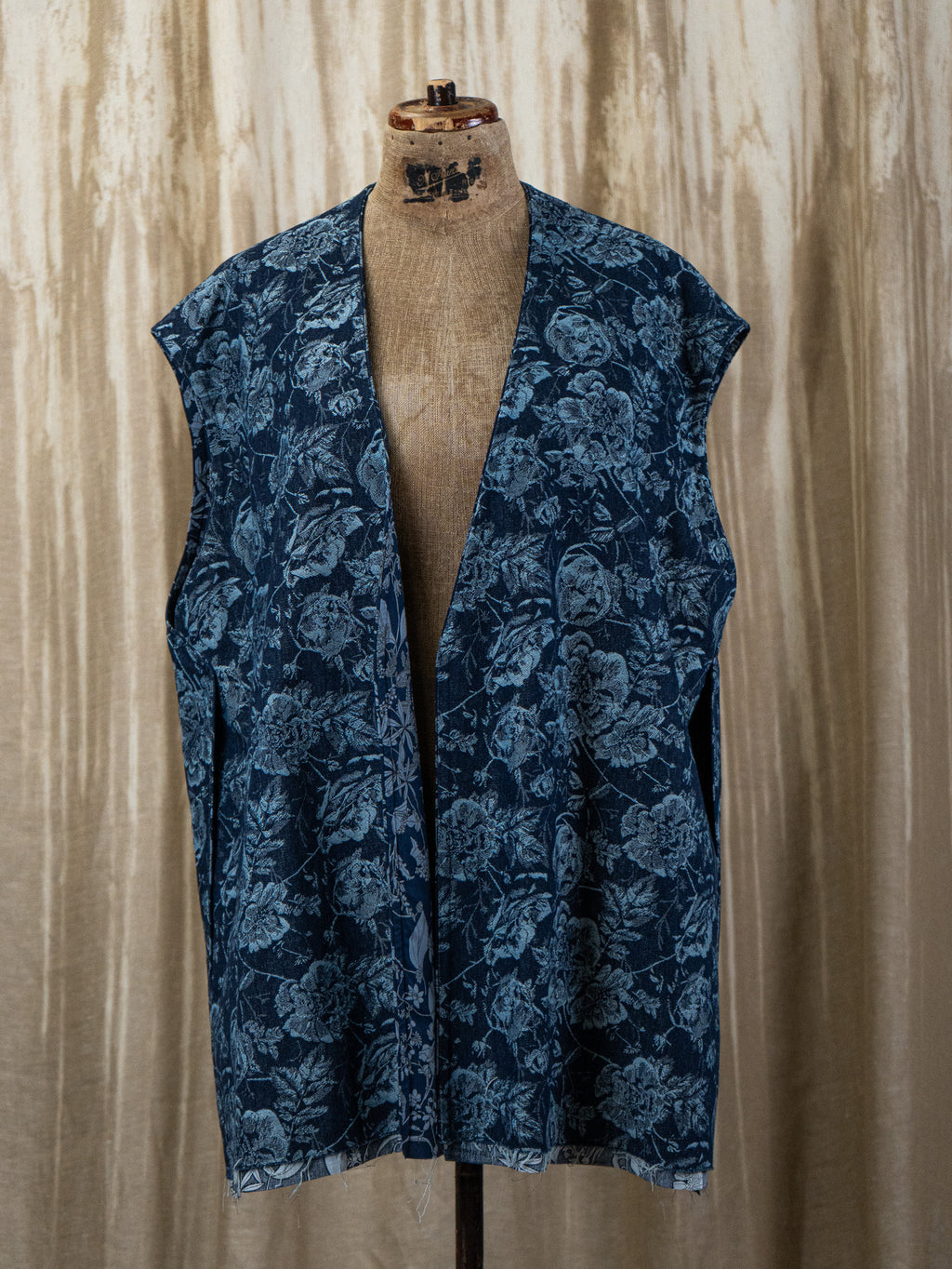 Rose Garden - Karafuto Vest