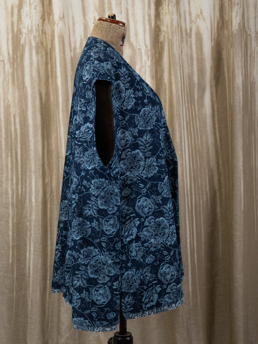 Rose Garden - Karafuto Vest