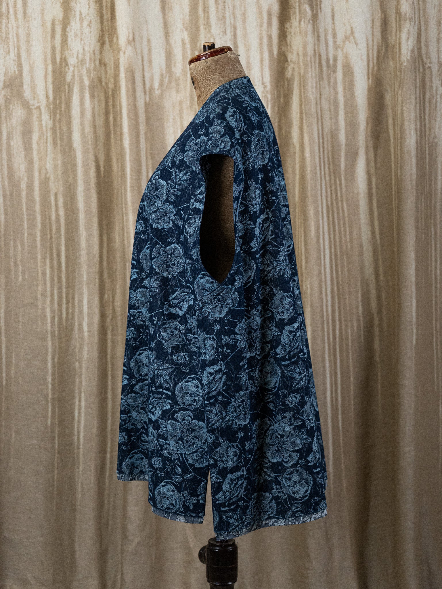 Rose Garden - Karafuto Vest